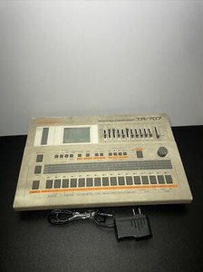 Roland TR707 Rhythm Composer Analog Drum Machine Musical Instrument Japan TESTED