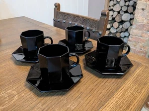 Vintage Arcoroc Black Glass Octime Coffee Mugs Cups Set of 4 & Saucers France - Picture 1 of 10