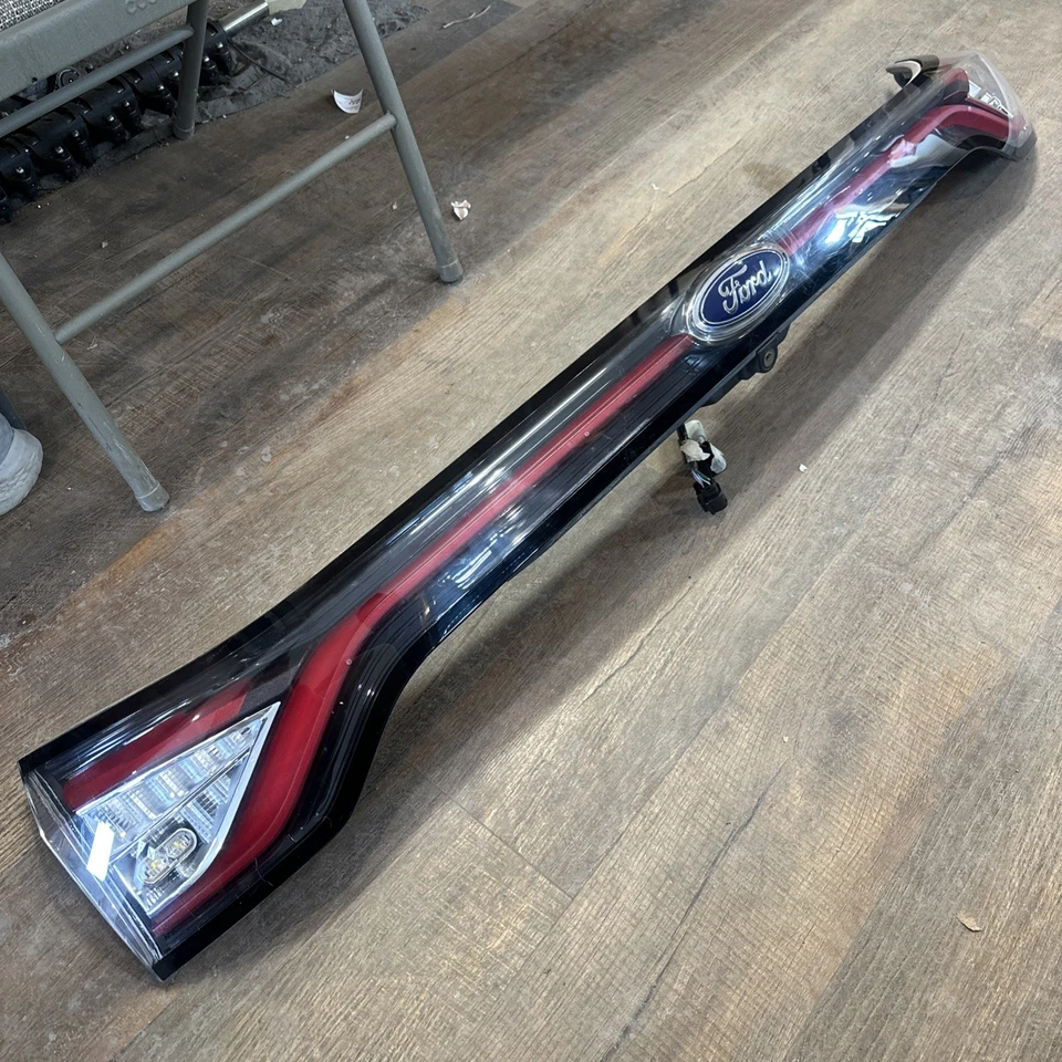Luz trasera LED de titanio para maletero central Ford Edge 2015-2018 OEM FT4B-13A565-A Foto 1 de 4