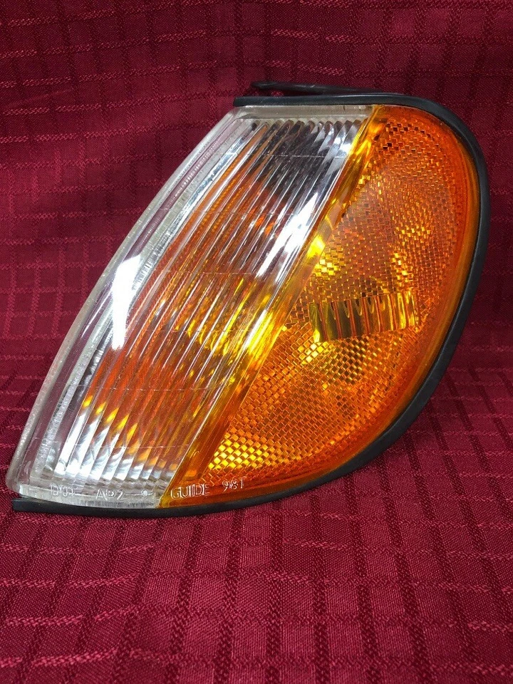 1993 Pontiac Lemans Left Parking Cornering Side Light Lamp 63K A+ DN - Image 1 of 4