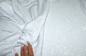 2.6m x 1.48m Remnant - WHITE Sequin Fabric on Tulle Netting with Stretch - Bild 1 von 3