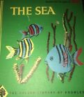 Magazine vintage milieu du siècle The Sea Book Life bibliothèque dorée années 1950 photos poissons océan