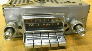 VINTAGE 1959-1962 PONTIAC AM RADIO 983579 CATALINA VENTURA BONNEVILLE POWERS ON - Picture 1 of 9