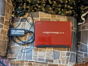 Acer Aspire One D255E-13281 Laptop Intel Atom 1.66GHz 160GB HDD - Picture 1 of 9