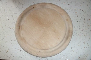 Vintage bread board 30cm with crumb rim - Picture 1 of 5