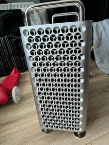 2019 Apple Mac Pro Workstation 16 Core 3,2GHz CPU + 256GB DDR4 RAM + 2TB NVMe - Bild 1 von 24