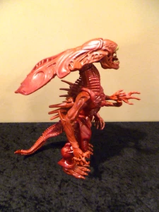 Figura de acción Alien Queen con lanard de luz y ruido - Imagen 1 de 4