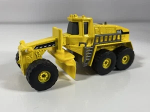 2016 Hasbro Tonka 4” Yellow Diecast Road Grader - Picture 1 of 7