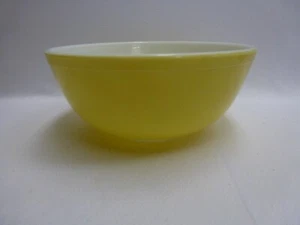 Tazón 404 amarillo de 4 cuartos Pyrex - Imagen 1 de 5
