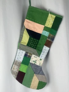 Thompson Street dummer gesteppter Patchwork Weihnachtsstrumpf in grün neu - Bild 1 von 5