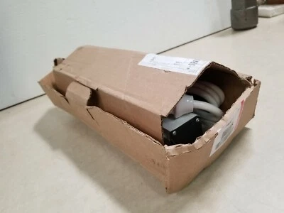 Wiremold Plug-In Outlet Center Units 15A 6 Feet, Medical Grade, 3RAN6 - Image 1 of 4