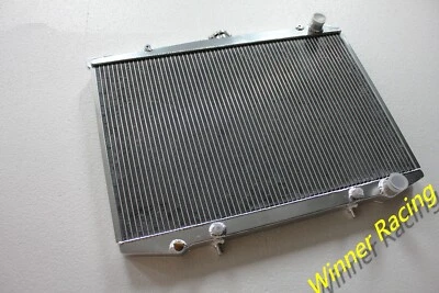 Radiador para camioneta Nissan / D21 / Pathfinder 2,4 L KA24E/Z24; 3,0 L VG30E aluminio Foto 1 de 4