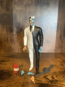 DC Collectibles Batman: The Animated Series Two-Face Figure 2019 Direct BTAS - Picture 1 of 3