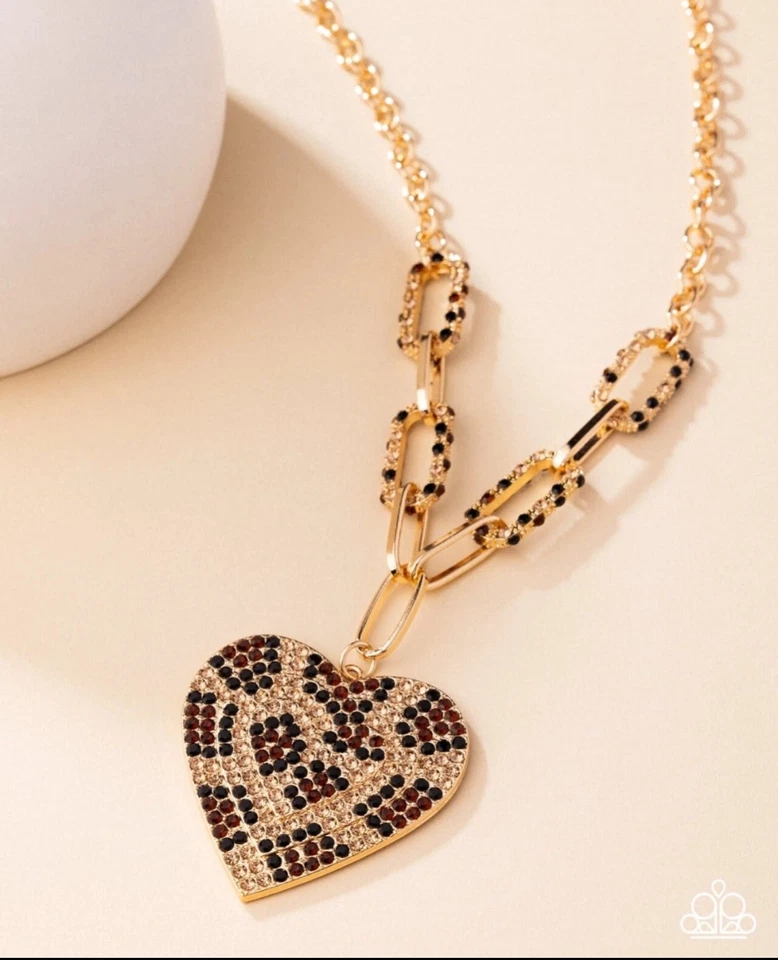 Estampado de animales de guepardo - Romance en la carretera 💖 Collar Multi CORAZÓN 💖 Paparazzi💖 Foto 1 de 3