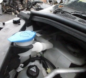 CITROEN BERLINGO MK3 2023 PARABRISAS LAVADORA BOTELLA DE AGUA DEPÓSITO - Imagen 1 de 2