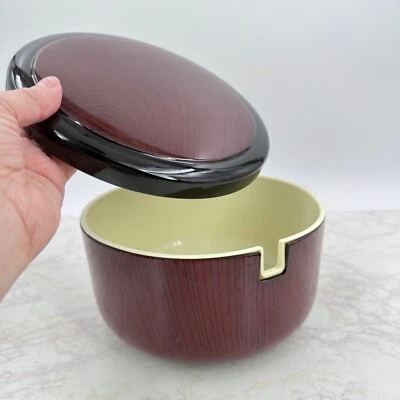 Contenedor para servir arroz japonés Ohitsu con tapa y forro laca aspecto madera 8" Foto 1 de 4