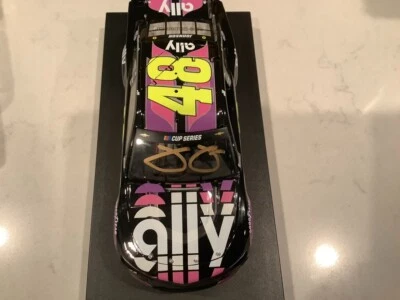 JIMMIE JOHNSON AUTOGRAFADO 2020 CHEVY CAMARO ALLY ALLSTAR ELITE FUNDIDO E CARTÃO - Imagem 1 de 4