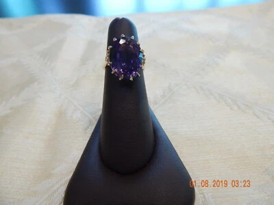Anillo de amatista imitación 15,7 x 11,8 mm ovalado 10k para dama con detalles, tamaño @5 1/2 Foto 1 de 4