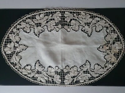 Lange Ancien; NAPPERON  CENTRE de TABLE- 66 × 42 cm Brodé Main Richelieu - Photo 1/4