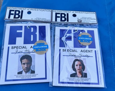 2016 The X-Files Agent Scully & Mulder Air Freshener nerd block exclusive X2 Cover