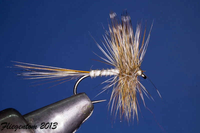 Fliegentom Trockenfliege 3 Stück Biotbody Adams - Bild 1 von 1