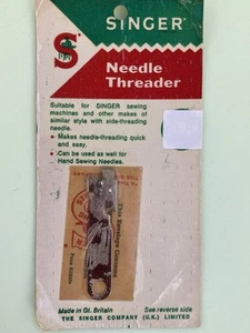 Vintage Singer Universal Needle Threader 121632 machine & hand needles New Rare - Picture 1 of 5