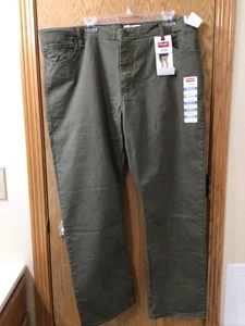 WRANGLER MEN STRAIGHT Fit FLEX FOR COMFORT 42x30 olive green KHAKI pants NEW NWT - Picture 1 of 3