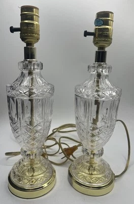 "Juego de 2 bases de lámpara de mesa vintage de vidrio cortado y latón de 14"" de alto 4"" de ancho Heyco" Foto 1 de 4