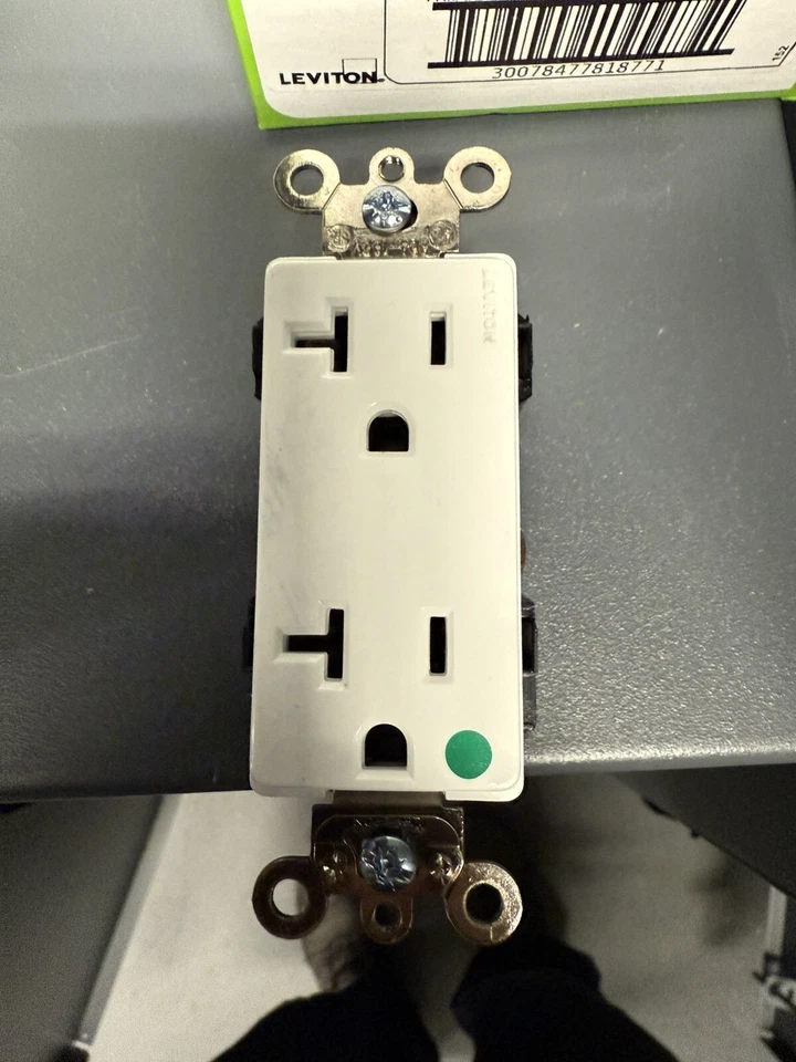 Leviton 16362-HGW 20 Amp 125 Volt Decora Plus Duplex Receptacle Straight Blad