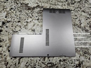 TOSHIBA Satellite P875-S7310 Laptop (Hard Drive / Memory) Cover Door - Picture 1 of 2
