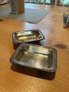 Set di 2 antichi piatti vittoriani placcati argento c1800 E.G. Webster & Son - Foto 1 di 7