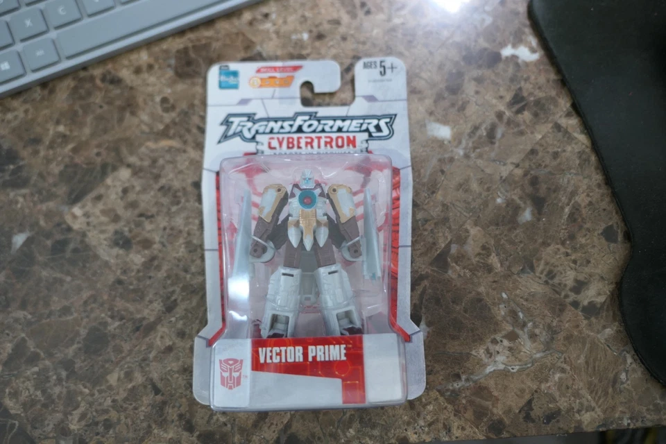 Transformers Cybertron Legends Class Vector Prime New - Image 1 of 1