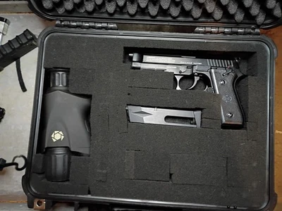 Pistola de aire comprimido Beretta 92A1 CO2 Blowback completamente automática .177 Cal BB 330 FPS con sigilo Foto 1 de 4