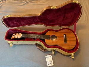 Redwood and Maple Tenor ukulele - Picture 1 of 11