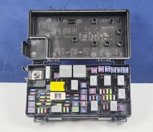 🏅  2012 Dodge Grand Caravan  Town Country  TIPM FUSE RELAY BOX  68105507 - Picture 1 of 12