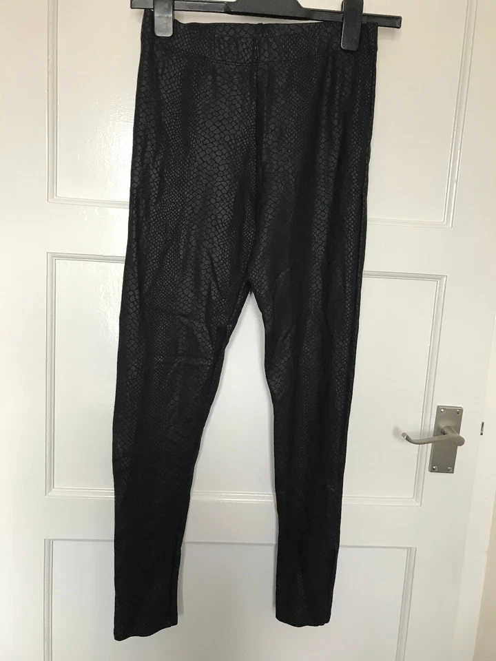 M&Co Black Snake Print Trousers Size 8 Straight Stretch Elastic Waist 27" Leg - Image 1 of 4