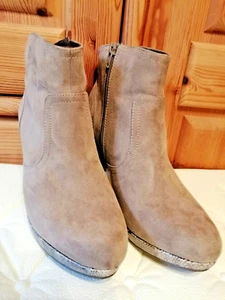 s.Oliver Damen Stiefeletten High Heel beige Rauhleder 9 cm gr.41 neuwertig - Picture 1 of 10