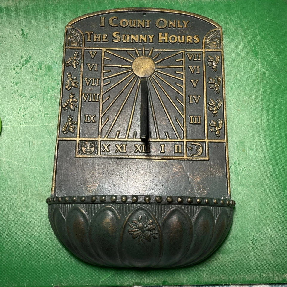 Reloj de Sol Acabado Verdigris 13"x8.5 Vintage Esfera Sol Jardín Montaje en Pared. Foto 1 de 4