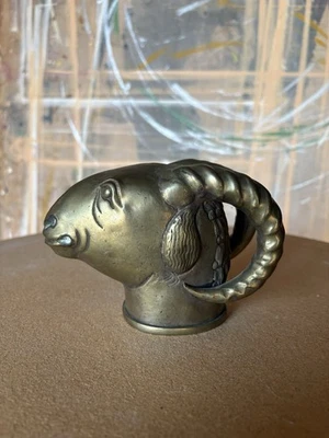 Cabezal Ram de latón acabado vintage Foto 1 de 4