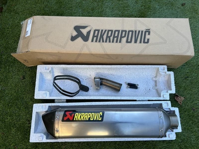 Lata de extremo de titanio Akrapovic 60 mm entrada 600 mm longitud total 450 mm manga - Imagen 1 de 4