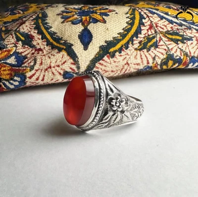 Vintage Red Yemeni Aqeeq Ring 925 Sterling Silver Handmade Agate Jewelry - Image 1 of 3