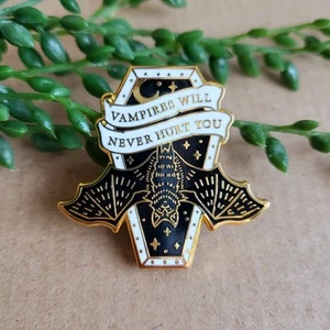 My Chemical Romance Enamel Pin badge - MCR Rock Band Bat metal pin gift - Foto 1 di 1