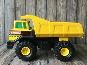 VINTAGE TONKA MIGHTY DIESEL YELLOW PRESSED STEEL MODEL XMB-975 DUMP TRUCK 1993 - Picture 1 of 11