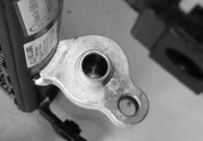 CONDENSADOR DE AIRE ACONDICIONADO NUEVO PARA VOLVO S60 S80 V70 XC70 1999-2007 30676602-3 VO30101 Foto 1 de 2