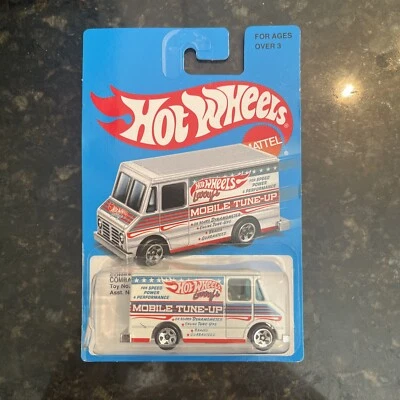 Hot Wheels Larry’s Mobile Tune Up  - Imagem 1 de 4