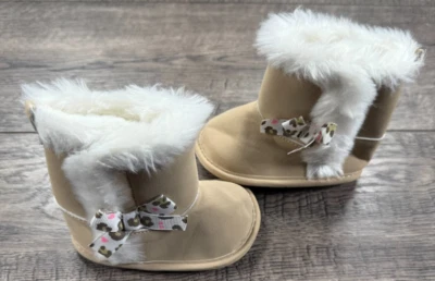 Baby Girl одежды ребенка Mine Carter's 3-6 месяцев желтовато-коричневый мех отделки нарядные ботинки - Изображение 1 из 3