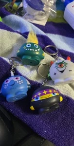 AMERICAN HEART ASSOCIATION VINYL LOT OF 4 KEYCHAINS - Picture 1 of 1