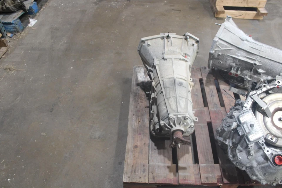 Used Automatic Transmission Assembly fits: 2015 Chevrolet Camaro AT 6 Speed opt Foto 1 de 4