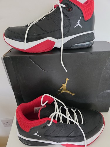 Jordan Max Aura3 taglia 9 euro 44 indossate solo una volta