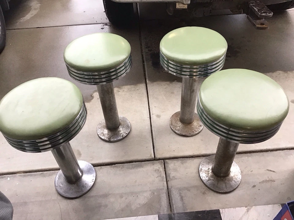 Taburetes de bar giratorios fuente de soda original cromados vintage cantidad 4 Foto 1 de 4